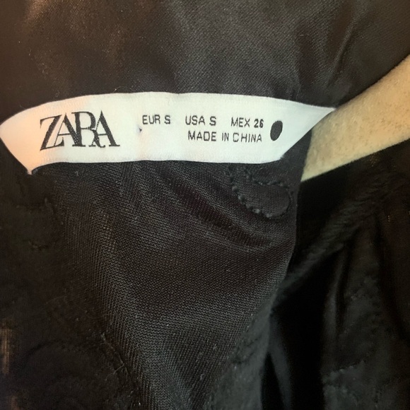 ZARA Bloggers Favorite Black Combination Velvet Mock Neck Baroque Top US Small - Picture 8 of 11